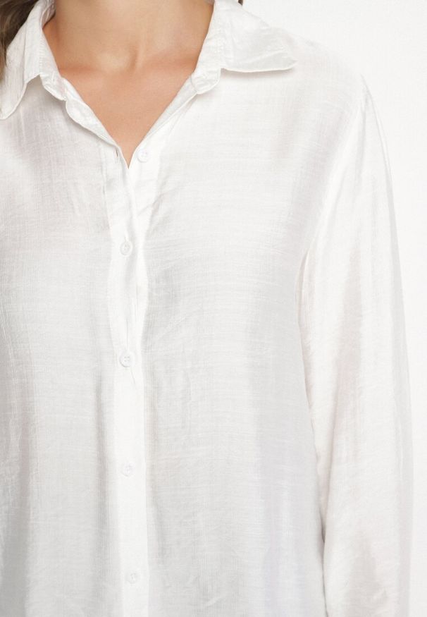 Born2be - Biała Koszula Oversize z Rękawami z Możliwością Podpięcia Sorria. Okazja: na co dzień. Kolor: biały. Materiał: jeans. Długość rękawa: długi rękaw. Długość: długie. Styl: klasyczny, elegancki, casual