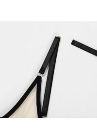 Intica - Body modelujące z przezroczystymi wstawkami Thomasa. Kolor: wielokolorowy. Materiał: materiał #2