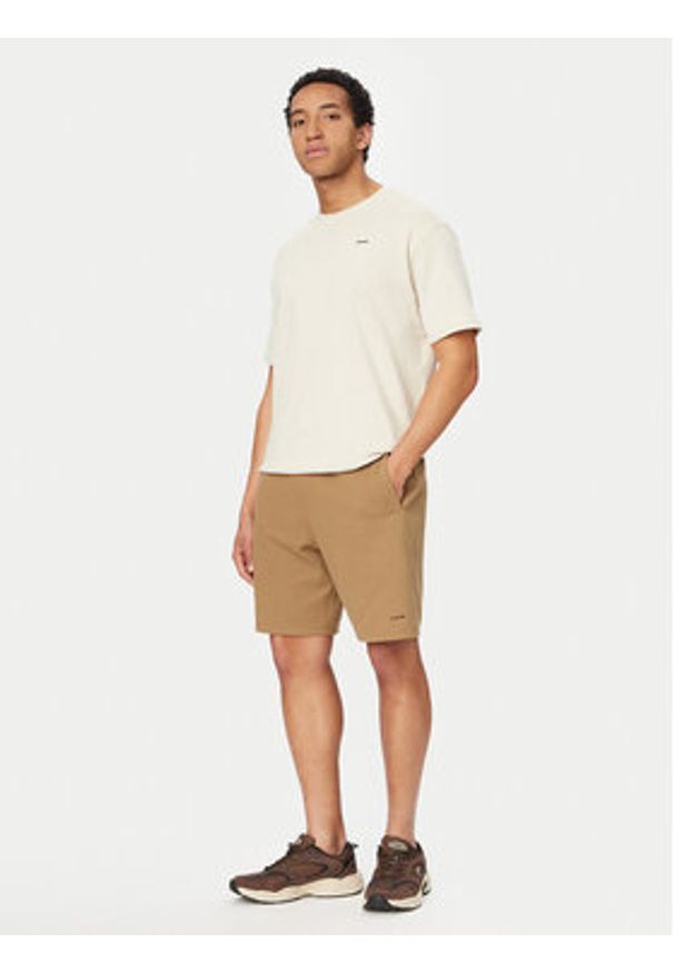 G-Star RAW - G-Star Raw Szorty sportowe D29112-E383 Beżowy Slim Fit. Kolor: beżowy. Materiał: bawełna. Styl: sportowy