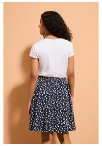 bonprix - Sukienka z dżerseju z elastycznej mieszanki bawełny organicznej. Kolor: biały. Materiał: jersey, bawełna. Długość rękawa: krótki rękaw. Wzór: kwiaty #2