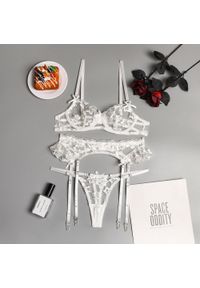 Intica - Komplet bielizny z haftem elegancki zestaw biustonosz i majtki Lavina. Kolor: biały. Materiał: materiał, skóra. Wzór: haft