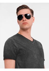 Ombre Clothing - Męski bawełniany t-shirt V-neck z dzianiny z efektem sprania - czarny V6 - Rozmiar: L. Okazja: na co dzień. Typ kołnierza: dekolt w serek. Kolor: czarny. Materiał: bawełna, dzianina. Wzór: melanż. Styl: vintage, casual, klasyczny #5