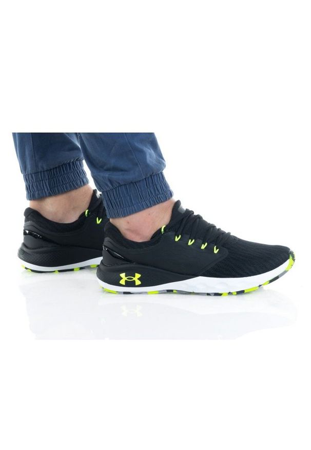 Buty Under Armour Charged Vantage Marble M 3024734-002 czarne. Okazja: na co dzień. Kolor: czarny. Materiał: syntetyk, materiał, guma. Szerokość cholewki: normalna. Sport: bieganie, fitness