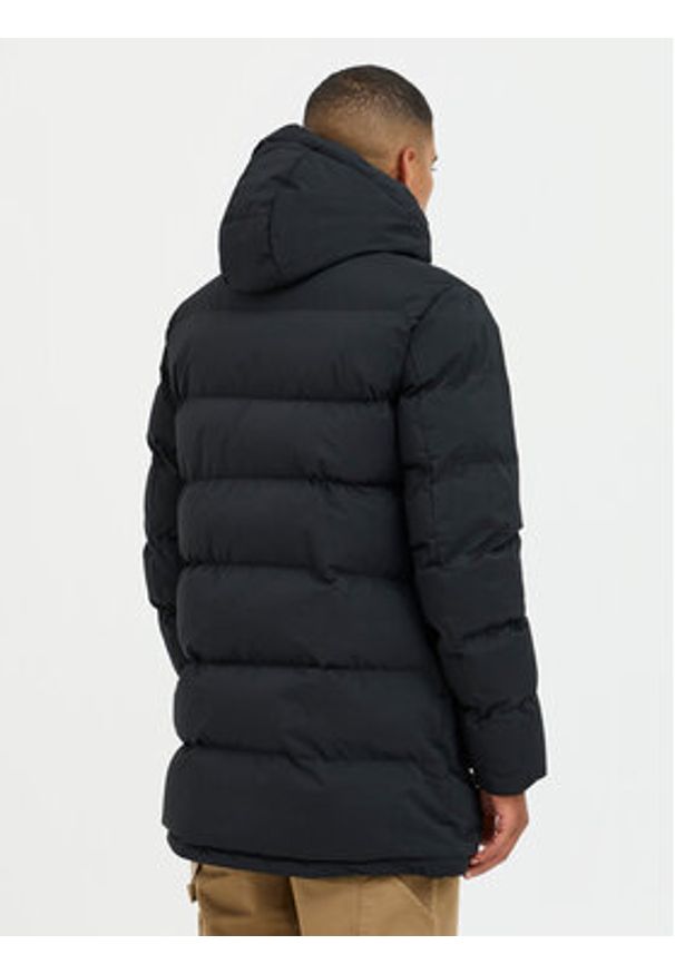 Blend Kurtka zimowa 20717644 Czarny Regular Fit. Kolor: czarny. Materiał: syntetyk. Sezon: zima