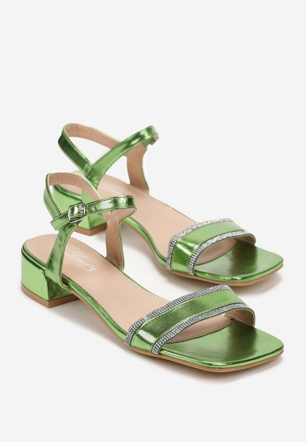 Born2be - Zielone Sandały na Niskim Słupku z Cyrkoniami Neomena. Okazja: na co dzień. Kolor: zielony. Obcas: na słupku. Styl: elegancki, casual