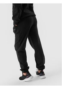 4f - 4F Spodnie dresowe 4FJAW23TTROF426 Czarny Regular Fit. Kolor: czarny. Materiał: bawełna #3