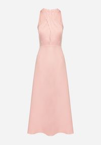 Born2be - Różowa Rozkloszowana Sukienka z Wiskozą i Dekoltem Typu Halter Dolienna. Typ kołnierza: dekolt halter. Kolor: różowy. Materiał: wiskoza. Typ sukienki: rozkloszowane. Styl: elegancki #5