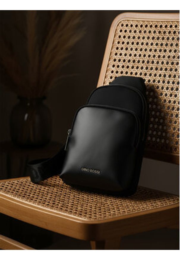 Gino Rossi - GINO ROSSI Saszetka C-GIN-E-029-05 Czarny. Kolor: czarny. Materiał: materiał