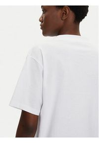 Karl Lagerfeld - KARL LAGERFELD T-Shirt A2W17104 Biały Relaxed Fit. Typ kołnierza: dekolt w karo. Kolor: biały. Materiał: bawełna #3