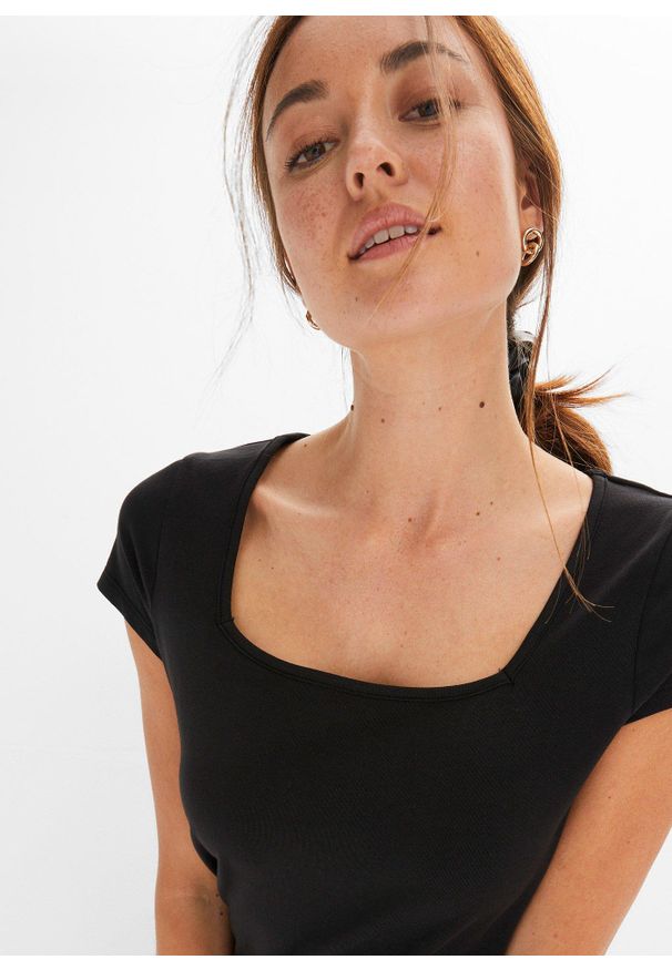 bonprix - T-shirt z krótkim rękawem i dekoltem karo. Typ kołnierza: dekolt w karo. Kolor: czarny. Długość rękawa: krótki rękaw. Długość: krótkie