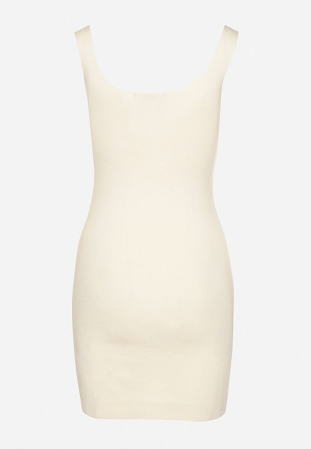 Born2be - Beżowa Dopasowana Sukienka ze Sznurowaniem przy Dekolcie Tilawena. Okazja: na co dzień. Kolor: beżowy. Typ sukienki: oversize. Styl: elegancki, casual