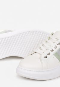 Born2be - Zielone Sneakersy Zanitha. Nosek buta: okrągły. Kolor: zielony. Materiał: materiał, skóra ekologiczna. Wzór: aplikacja. Obcas: na platformie #4