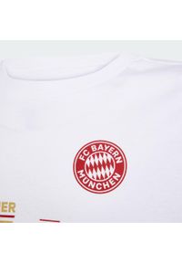 Adidas - Młodzieżowa koszulka FC Bayern Championship Winner. Kolor: biały. Materiał: bawełna. Sport: piłka nożna