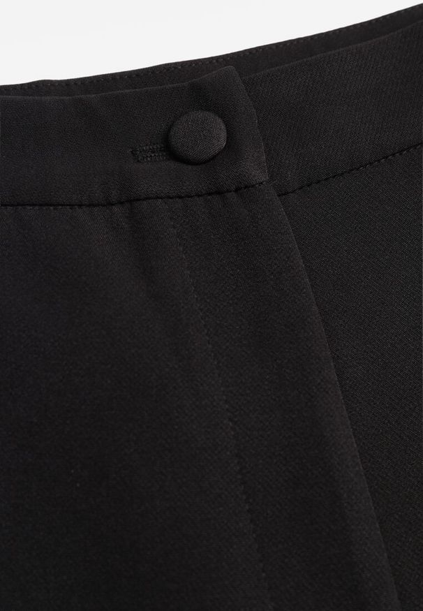 Renee - Czarne Klasyczne Spodnie VICES Garniturowe High Waist Dimaia. Okazja: na co dzień, na spotkanie biznesowe, do pracy, na imprezę. Stan: podwyższony. Kolor: czarny. Styl: klasyczny