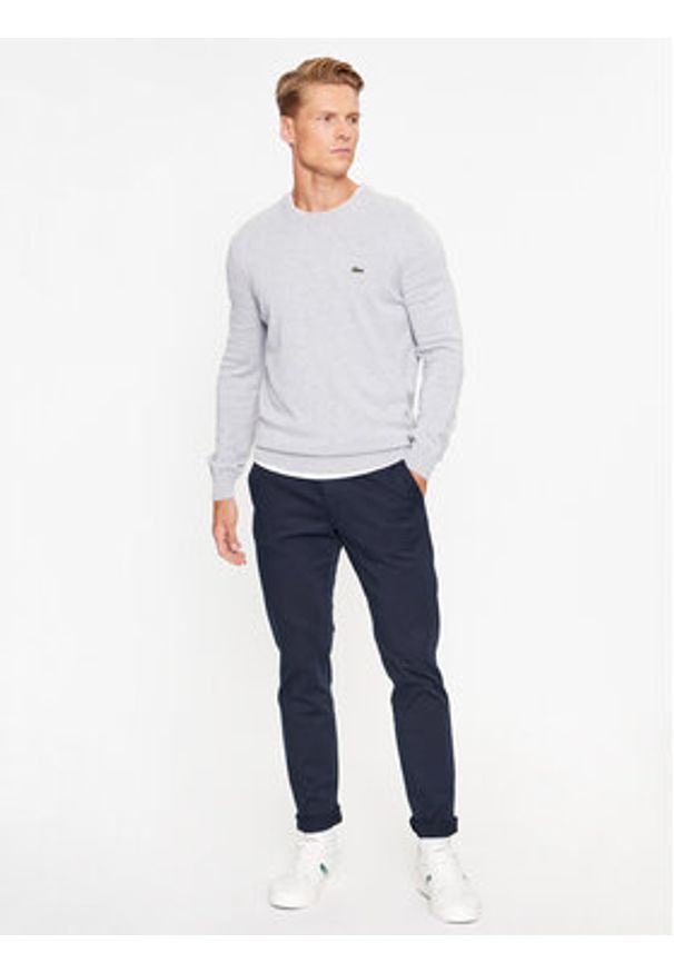 Lacoste Sweter AH1985 Szary Regular Fit. Kolor: szary. Materiał: bawełna