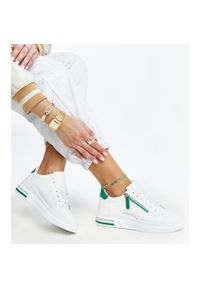 Inna Białe sneakersy z zielonymi wstawkami Anaunia. Okazja: na spacer, na co dzień. Nosek buta: okrągły. Kolor: biały. Sport: turystyka piesza
