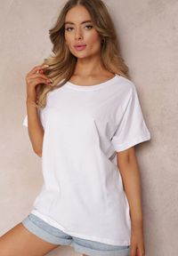 Renee - Biały Bawełniany T-shirt Oversize z Krótkim Rękawem i Dłuższym Tyłem Zanimara. Kolor: biały. Materiał: bawełna. Długość rękawa: krótki rękaw. Długość: krótkie #4