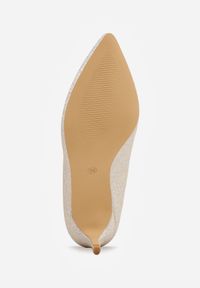 Born2be - Złote Czółenka Vices na Szpilce ze Skórzaną Wkładką Ozdobione Brokatem Edelis. Okazja: na co dzień. Kolor: złoty. Materiał: skóra. Wzór: aplikacja. Obcas: na szpilce. Styl: elegancki, casual #9