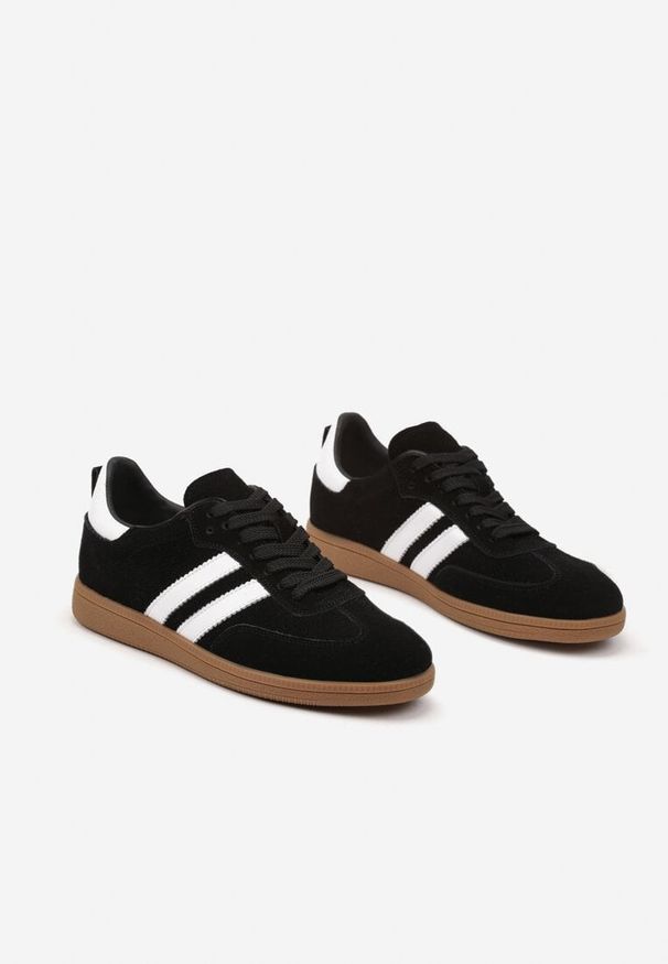 Renee - Czarne Sneakersy Tenisówki Skórzane z Paskami Alinira. Okazja: na co dzień. Nosek buta: okrągły. Zapięcie: pasek. Kolor: czarny. Materiał: skóra. Wzór: aplikacja. Obcas: na obcasie. Wysokość obcasa: niski