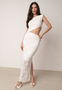 Born2be - Beżowa Koronkowa Sukienka Koktajlowa z Asymetrycznym Wycięciem w Talii Maniassi. Okazja: na randkę, na wesele, na ślub cywilny, na imprezę. Kolor: beżowy. Materiał: koronka. Typ sukienki: asymetryczne. Styl: wizytowy #5