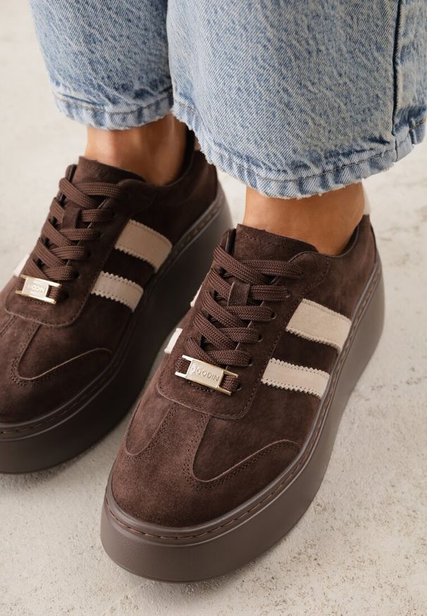 Renee - Ciemnobrązowe Sneakersy na Platformie ze Skóry Naturalnej Ozdobione Paskami Sovimi. Okazja: na co dzień. Zapięcie: pasek. Kolor: brązowy. Materiał: skóra. Wzór: aplikacja. Obcas: na platformie