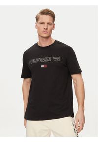 TOMMY HILFIGER - Tommy Hilfiger T-Shirt 85' MW0MW34427 Czarny Regular Fit. Kolor: czarny. Materiał: bawełna #1