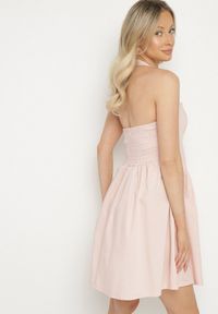 Born2be - Różowa Bawełniana Sukienka Rozkloszowana na Szyję Kolaniela. Okazja: na co dzień. Kolor: różowy. Materiał: bawełna. Sezon: wiosna. Typ sukienki: proste. Styl: elegancki, casual #5