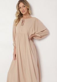 Born2be - Beżowa Rozkloszowana Sukienka z Wiskozy z Wiązaniem przy Dekolcie Tilania. Okazja: na co dzień. Kolor: beżowy. Materiał: wiskoza. Styl: casual #5
