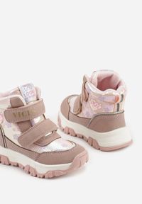 Born2be - Różowe Botki Vices w Kwiatki z Metalicznym Sercem Nelusea. Okazja: na uczelnię. Zapięcie: rzepy. Kolor: różowy. Materiał: jeans. Wzór: kwiaty. Styl: elegancki #4