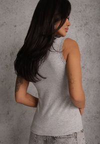 Renee - Ciemnoszary Top z Bawełny Ozdobiony u Góry Koronką Berice. Kolor: szary. Materiał: bawełna, koronka. Wzór: aplikacja, koronka #8