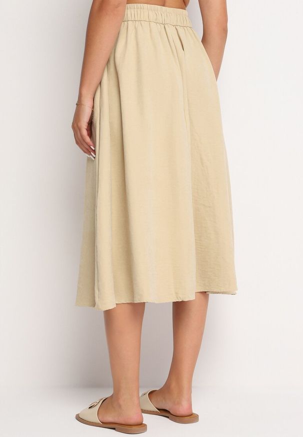 Born2be - Beżowa Rozkloszowana Spódnica z Gumką w Pasie i Ściągaczem Xegelia. Okazja: na co dzień. Kolor: beżowy. Styl: elegancki, casual