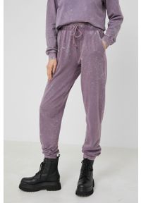 Answear Lab Spodnie bawełniane damskie kolor fioletowy. Stan: podwyższony. Kolor: fioletowy. Materiał: bawełna