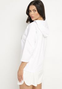 Born2be - Biała Bluza z Kapturem i Rękawami 3/4 Zdobiona Nadrukiem Saniriora. Typ kołnierza: kaptur. Kolor: biały. Materiał: jeans. Wzór: aplikacja, nadruk. Styl: klasyczny, elegancki #4