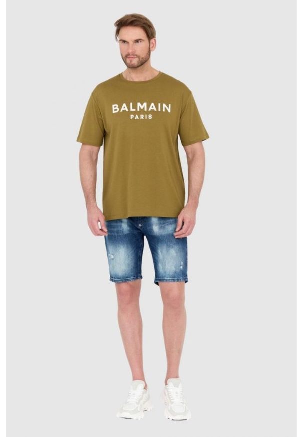 Balmain - BALMAIN Zielony t-shirt męski z drukowanym białym logo, Rozmiar 2XL. Kolor: zielony