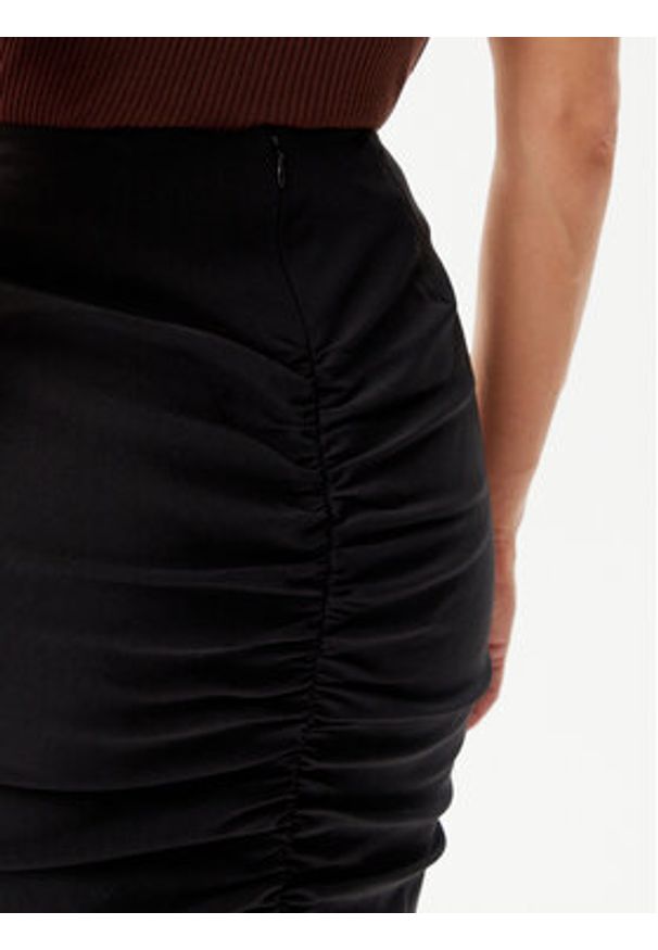 Guess Spódnica ołówkowa W5GD93 WGMR2 Czarny Slim Fit. Kolor: czarny. Materiał: wiskoza