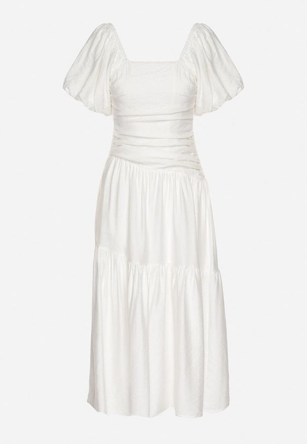 Born2be - Biała Sukienka Rozkloszowana z Wiskozy z Kwadratowym Dekoltem i Drapowaniem Napessia. Okazja: na co dzień. Typ kołnierza: dekolt kwadratowy. Kolor: biały. Materiał: wiskoza. Styl: casual, elegancki, klasyczny