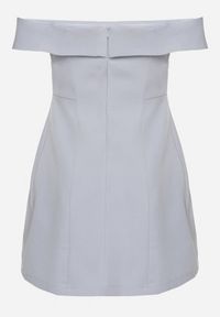 Born2be - Jasnoniebieska Taliowana Sukienka z Dekoltem Bandeau z Zakładką Zelzemis. Kolor: niebieski. Styl: klasyczny, elegancki #4