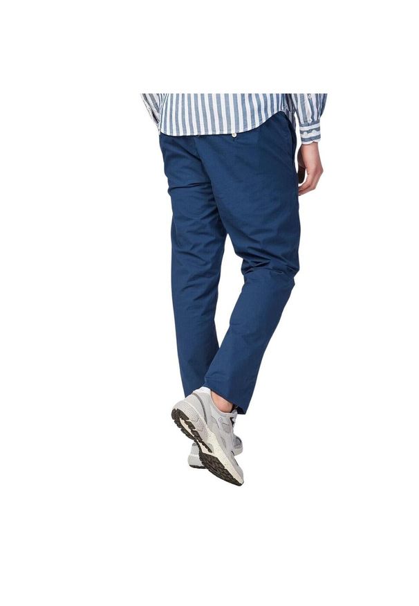 SERGE BLANCO - Spodnie chino Serge Blanco 702. Kolor: niebieski. Materiał: dresówka