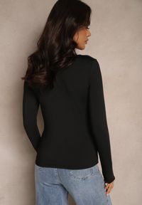 Renee - Czarna Bluzka z Wiskozą o Asymetrycznym Kroju Tatonnis. Okazja: do pracy. Kolor: czarny. Materiał: wiskoza. Styl: elegancki #4