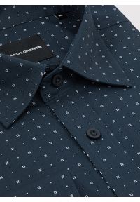 Pako Lorente - PAKO LORENTE - Granatowa koszula męska wzór geometryczny. Kolor: niebieski. Materiał: bawełna. Długość rękawa: długi rękaw. Długość: długie. Wzór: geometria. Sezon: jesień #6