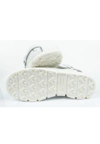 Klapki chodaki buty medyczne Abeba W 57310 białe. Kolor: biały. Materiał: skóra