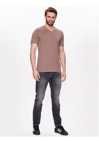 Volcano T-Shirt Slit M02370-S23 Brązowy Regular Fit. Kolor: brązowy. Materiał: bawełna #3