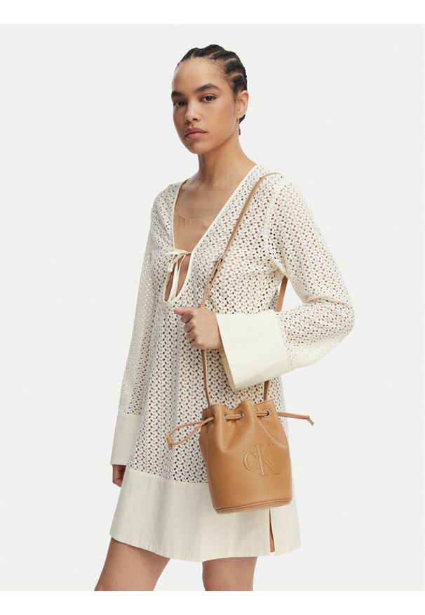 Calvin Klein Torebka Bold Ck Small LV04F3640G Beżowy. Kolor: beżowy. Materiał: skórzane