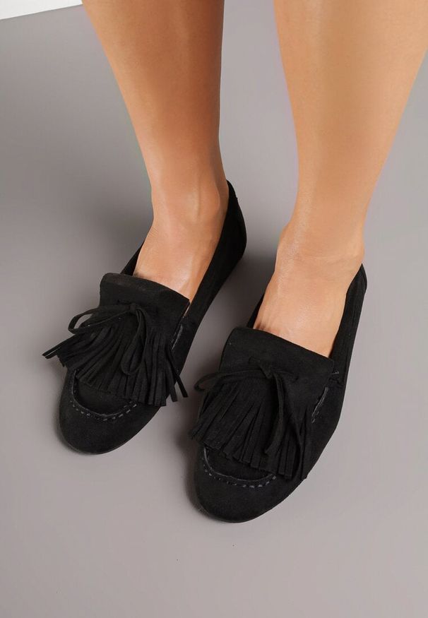 Born2be - Czarne Mokasyny z Ozdobnymi Frędzlami Ivalinna. Kolor: czarny. Materiał: jeans. Wzór: aplikacja. Styl: klasyczny