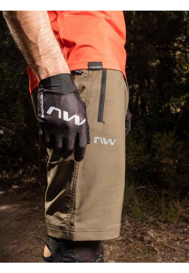 Spodenki rowerowe enduro mtb NORTHWAVE Escape 2 Baggy zielony. Kolor: zielony