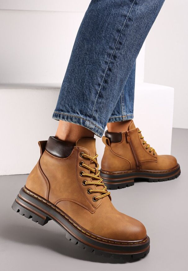 Born2be - Brązowe Traperki z Lekkim Ociepleniem Malak. Kolor: brązowy