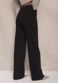 Renee - Czarne Szerokie Jeansy High Waist z Cyrkoniowym Zdobieniem Nusamira. Okazja: na co dzień. Stan: podwyższony. Kolor: czarny. Wzór: aplikacja. Styl: elegancki, casual