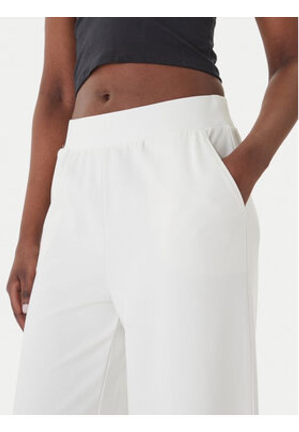 Liu Jo Sport Dres TA6222 FS090 Écru Relaxed Fit. Kolor: kremowy. Materiał: bawełna