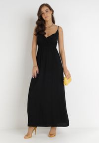 Born2be - Czarna Sukienka Cadole. Kolor: czarny. Materiał: bawełna. Długość rękawa: na ramiączkach. Typ sukienki: kopertowe. Styl: wakacyjny. Długość: maxi #3