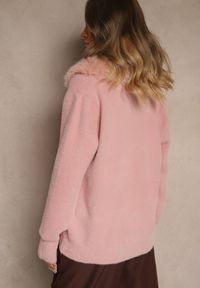 Renee - Różowy Zasuwany Kardigan z Wełną z Futerkowym Kołnierzem Asiste. Okazja: na co dzień. Kolor: różowy. Materiał: wełna. Wzór: aplikacja. Styl: casual